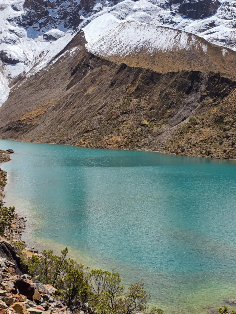 Aguas turquesa de la laguna Humantay